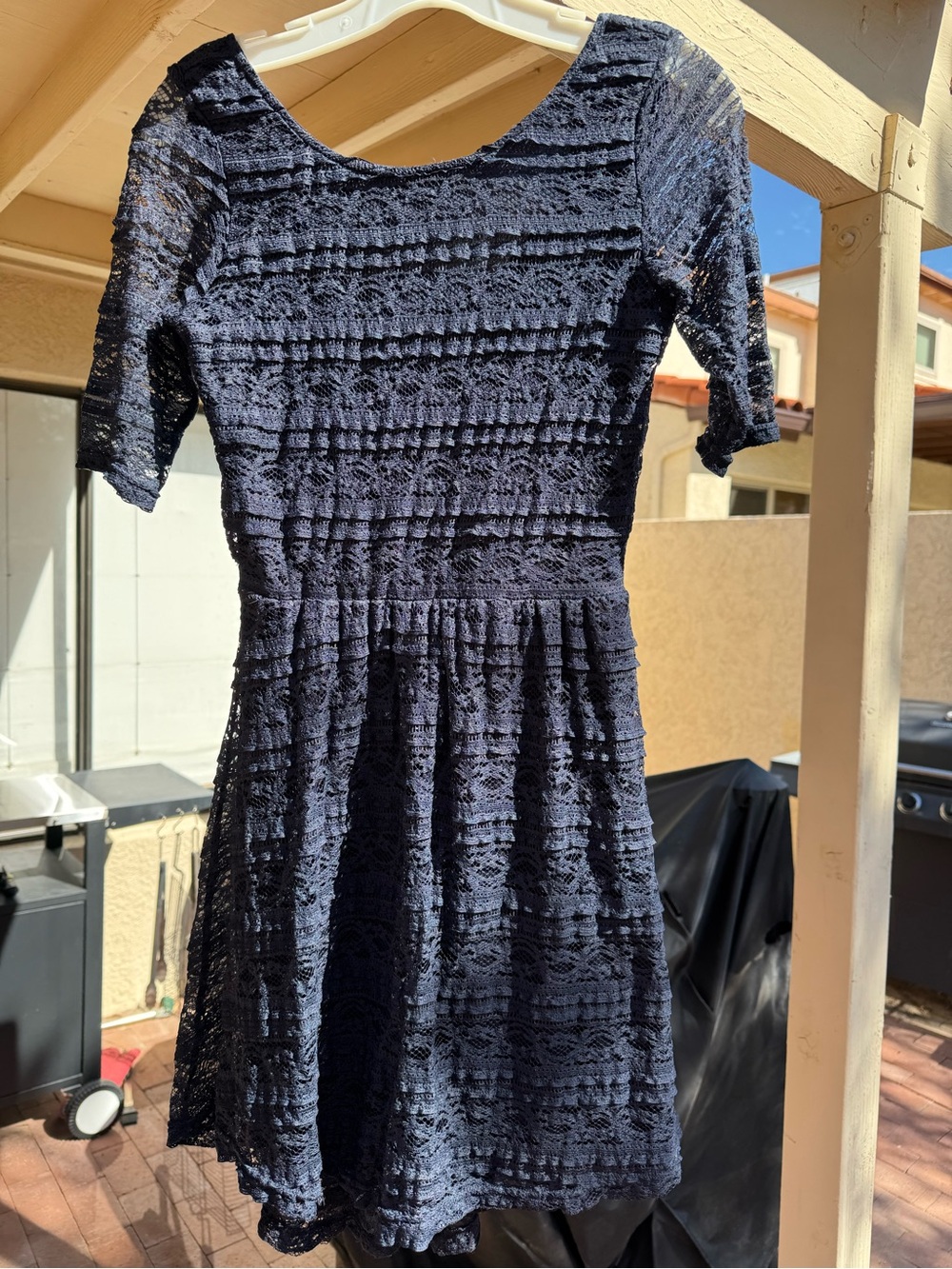 Rewind Juniors Black lace lined Textured Short Sleeve Dress medium